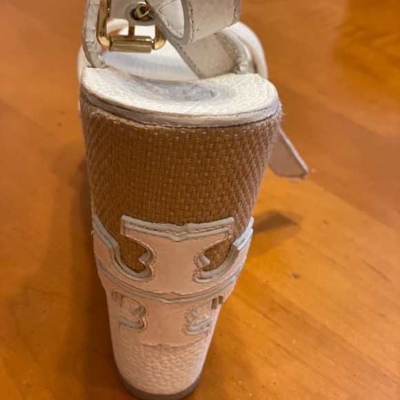 Sandals - Picture 3 of 4